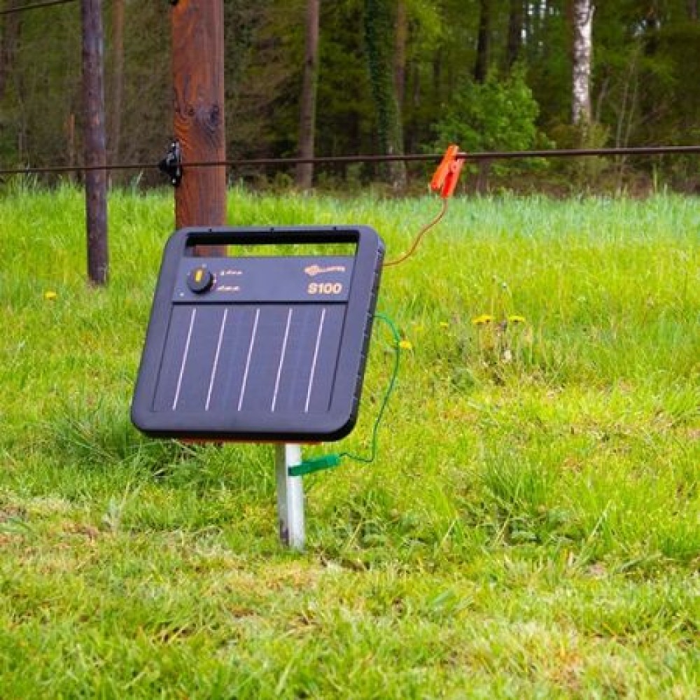 Gallagher S100 Solar Power Fence Energiser including Battery (12 V - 7,2 Ah) 10 ACRE