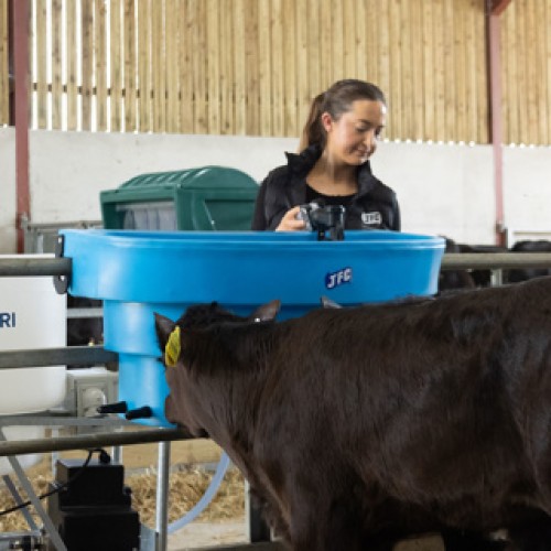 JFC 10 Teat Reservoir Calf Feeder JFC 10 Teat Reservoir Calf Feeder